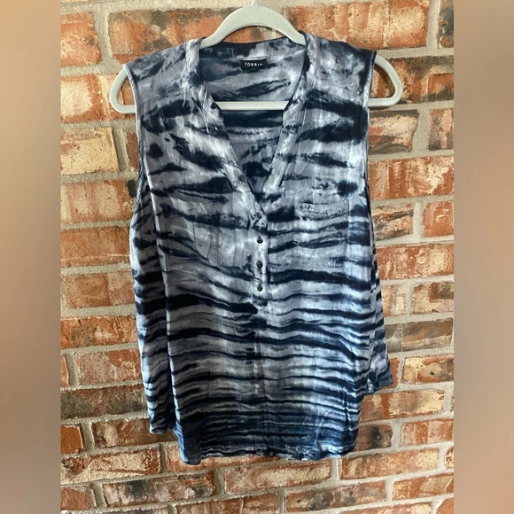 Torrid tank - Picture 2 of 7